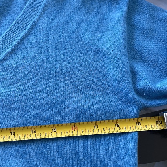 Talbots Sweater Women's M Blue Pure Cashmere V-neck Minimalist Layering Classic - Picture 6 of 9